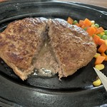 グリーン フィールド - 肉汁が溢れ出てきたので思わずパチリ