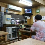 巴屋食堂 - 今はなきラーメンハウスつるしげを彷彿とさせる店内。