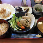 あるもんde鳥居 - ナスの豚肉包　本日の定食