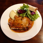 アベス - 豚ロース肉のソテー、セージ風味のマデラソースランチ1,000円