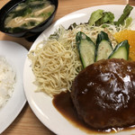 丸石亭 - ハンバーグ定食♪ 900円