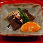 草喰 なかひがし - 万願寺唐辛子、京都のみかん、さつまいもを木の葉に細工、