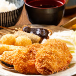 チキンカツミックス定食