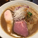 人力俥 - 分厚い2種類のチャーシューにスパイスがたっぷり！