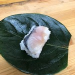 暫 - 料理写真:柿の葉寿司季節限定炙り鰆