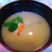 京懐石 美濃吉 横浜ランドマークプラザ店 - 煮物椀 京の白味噌雑煮（伊勢えび 丸もち）
