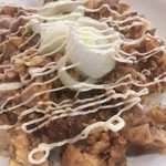 人類みな麺類 - 豚丼 ( ´θ｀) 豚フレークの量が少なくなってると