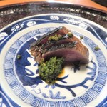 心根 - 初鰹塩タタキ　花ニラ　実山椒