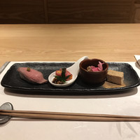 神戸牛 しゃぶしゃぶ おもき 離れ 銀座店 - 肉八寸。
                    美味し。