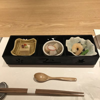 神戸牛 しゃぶしゃぶ おもき 離れ 銀座店 - 季節の三種盛り合わせ。
                      美味し。