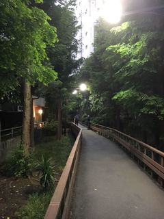 Takamaru Sengyoten - 新宿にあって新宿とは思えない光景