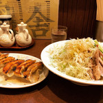 鶏舎 - 冷やし葱ソバ葱増し¥1150,餃子¥500