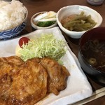 家庭料理居酒屋 よってって - ♪ポークケチャップ定食　¥500