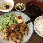 家庭料理居酒屋 よってって - ♪油淋鶏定食¥500
      