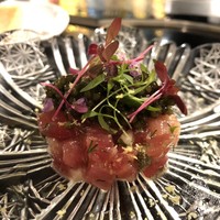 銀座うかい亭 - 
                    オシェトラキャビアと本鮪のマリネ。いやいやこれは生ビールのお摘みというよりやはりワインですね。しっとりとした本鮪赤身がキャビアを身に纏い美味すぎる。