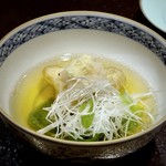 馳走 啐啄一十  - 虎魚の揚げ浸し、白葱、青葱、ヨモギの生麩、真昆布&いりこ、鰹節、鯖節、あご節の出汁のお椀