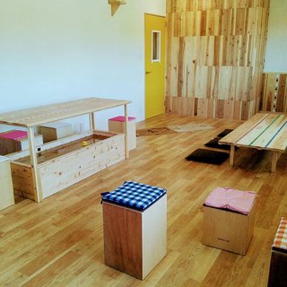 2階の個室あります。ご予約下さい、無料で足湯に入れます