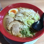 横浜家系ラーメン春樹 - えび豚骨味噌拉麺　キャベモヤトッピング