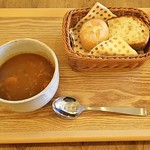 スープカフェ スペインバル コマ - ブランチセット（560円＋税）、スープ（ビーフシチュー）、パン