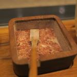 あもん ヨコ - 炉釜焼き塊肉ステーキ　ズームアップ