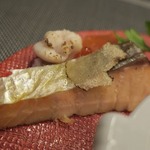 あもん ヨコ - フォアグラ入り、すっぽん出汁の茶碗蒸し 海鮮添え　メイン以外をズームアップ