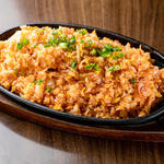 Spicy and super delicious iron plate kimchi fried rice