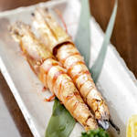 Natural large shrimp grilled with salt