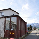 ひさりな食堂 - 道路脇の一軒家です