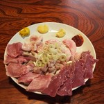 まこちゃん - モツ刺しの盛り合わせ