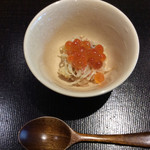 鮨 三心 - カニとイクラの蒸し寿司