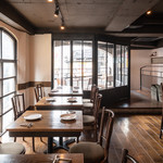 オストレア oysterbar&restaurant - 内観写真:2F_全景