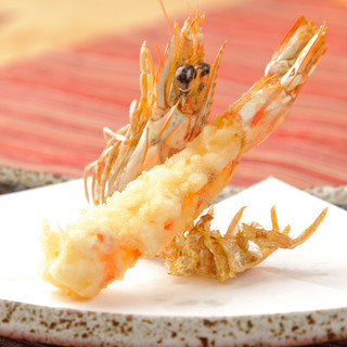 Delicious Tempura made with fresh local ingredients, crisply fried in Taihaku sesame oil