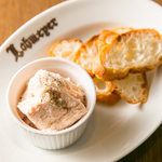 Roast ham mousse with baguette