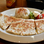 エルパソ - キノコ＆チキンのケサディアセット@税込950円：全景