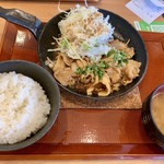 Shunsai Uchigohan Nanaya - 豚しょうが焼き定食861円