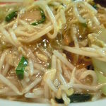 中華大新 - やわらかいやきそば大盛り　アングル２