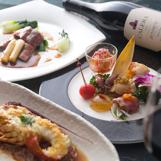 Shien 紫絹 選べる特典 鮑 活伊勢海老 黒毛和牛より選べるwメインをお好きな調理法で 特上フカヒレの姿煮込み 北京ダック 豪華食材を堪能 中国料理 燦宮 チュウゴクリョウリサングウ 中津 阪急 中華料理 食べログ