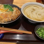 純愛うどん なでしこ - カツ丼セット（￥1058）