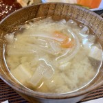 とんかつ一幸 - 自家製白味噌を使った具だくさん味噌汁❤️