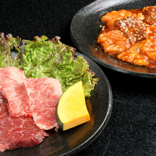 From carefully selected Kuroge Wagyu beef to hormones, we serve them using our special cooking methods.