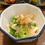 Ganso Yakitori Kushi Hacchin - お通し   216円
      オクラ・鶏ササミ・かつおぶし