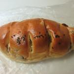 パン工場 - レーズンとさつまいも１２５円。
