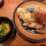 一心 - 古屋名物手羽先の唐揚げ（黄身ダレ）２本￥340