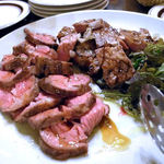 チェントアンニ - 「豚肉のグリル サマートリュフがけ」と「ラム肩ロースのロースト マルサラソース」の相盛り