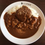 Koko Ichibanya - キャーーー！！！ハンバーグカレー400g 10辛！
                        
                        おや！やっぱりノーマルのポークカレーとは明らかに色目が違うね。
                        
                        10辛とはどんな味ナリか？？？
                        
                        
                        
                        いざ！！！
                        
                        
                        
                        
                        