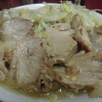 ラーメン二郎 - ●豚をヤサイの下から掘り出す（笑）