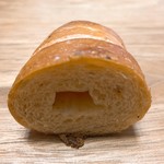 町田製パン - トマト塩パン断面