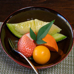 かたつむり - 2019.2 奈良の淡雪（いちご）、羽島奥田農園の美人姫（いちご）、コンターレ（金柑）、愛媛のクイーンスプラッシュ、静岡のマスクメロン