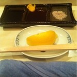 うえしま - 左から ソース、芥子醤油、塩