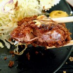 橋場食堂 - ヒレカツには、たっぷりとソースと辛子をつけていただきました